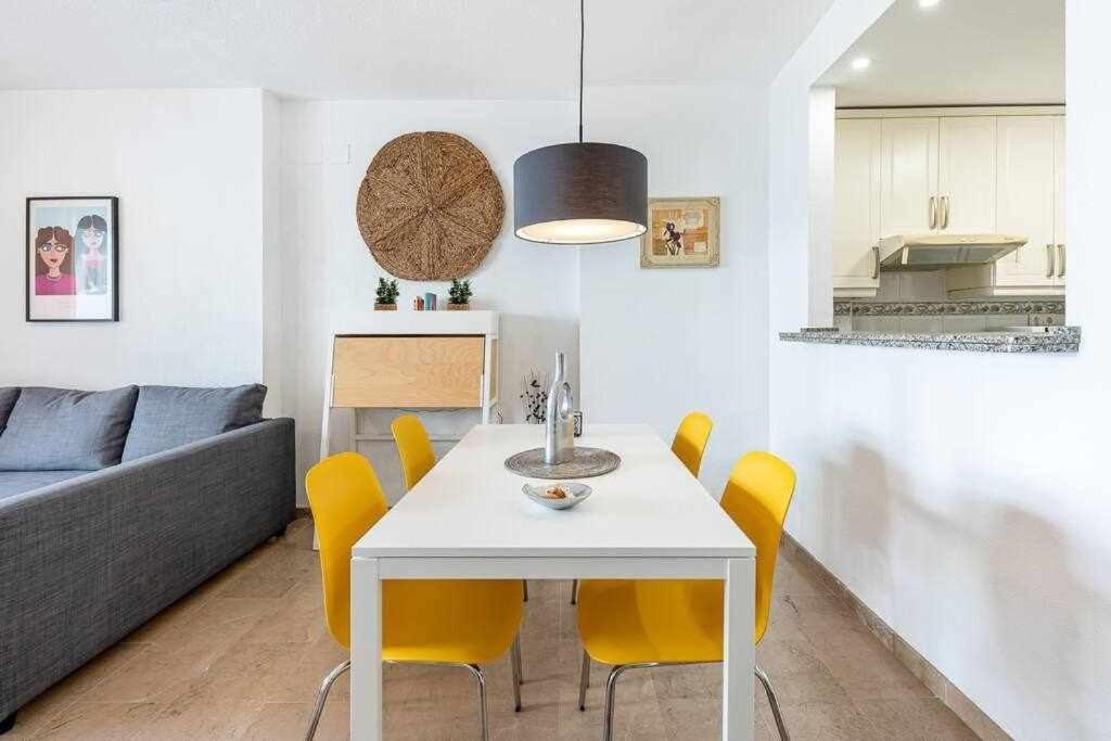 797 Holiday Rentals- Hermoso Apartamento Para 4 En بينالماذينا المظهر الخارجي الصورة