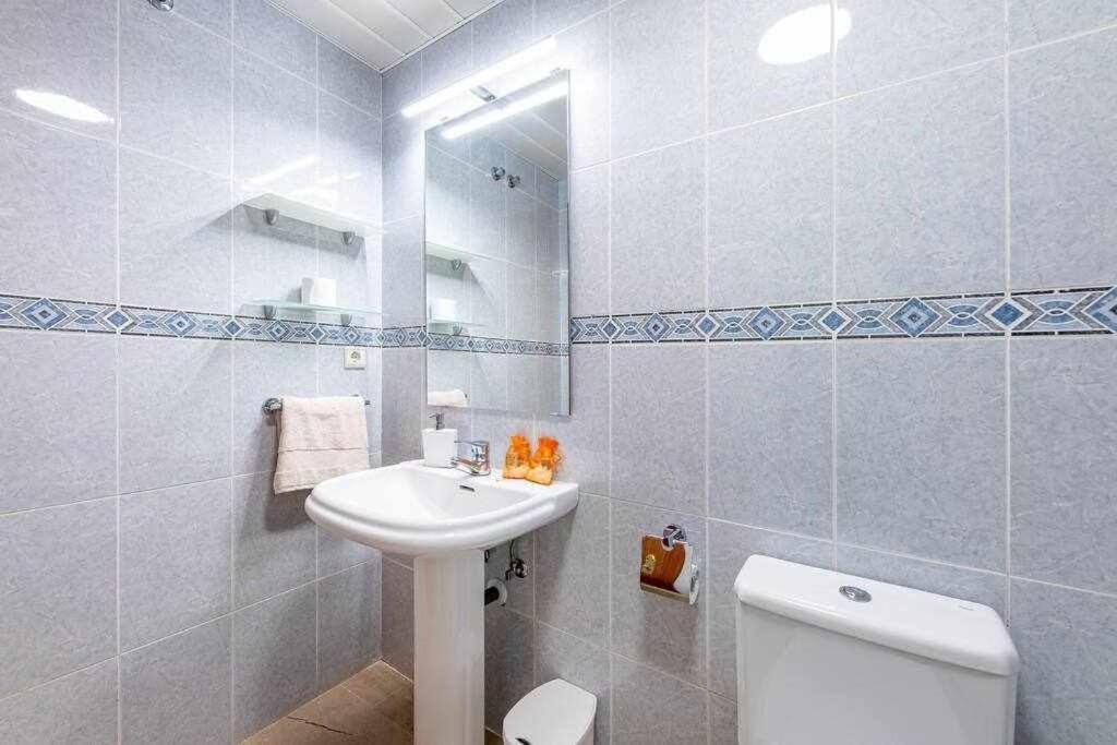 797 Holiday Rentals- Hermoso Apartamento Para 4 En بينالماذينا المظهر الخارجي الصورة