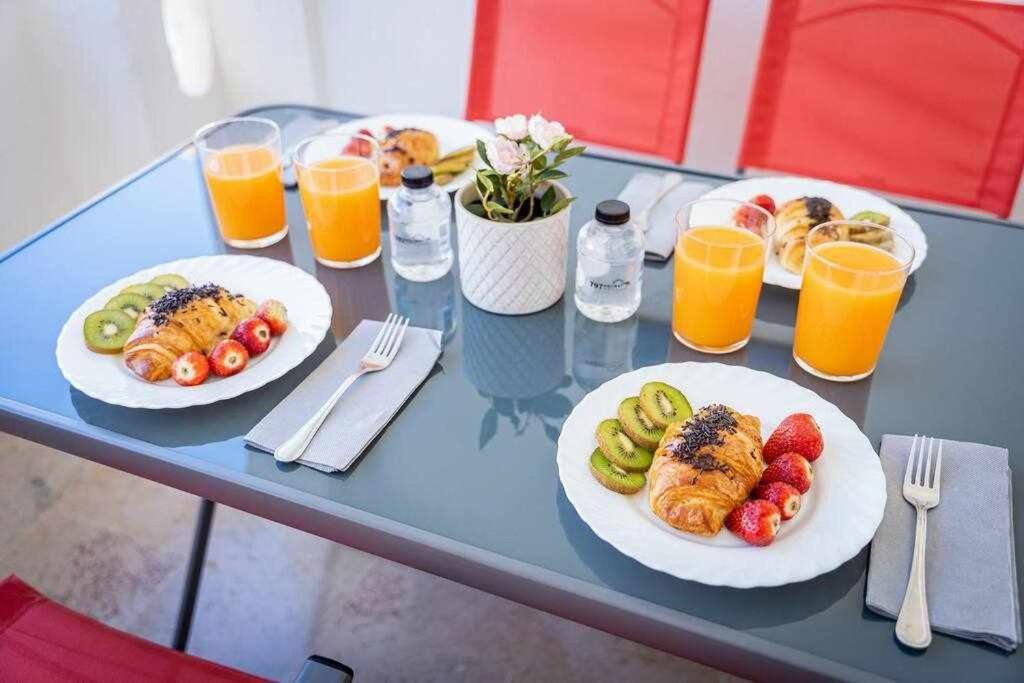 797 Holiday Rentals- Hermoso Apartamento Para 4 En بينالماذينا المظهر الخارجي الصورة