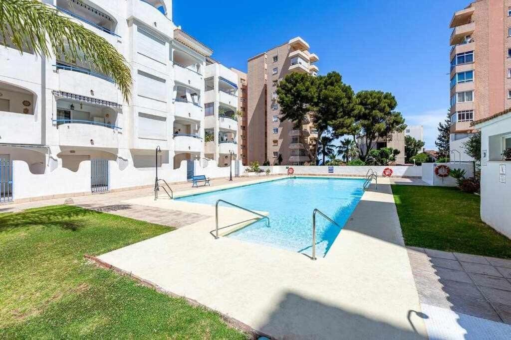 797 Holiday Rentals- Hermoso Apartamento Para 4 En بينالماذينا المظهر الخارجي الصورة